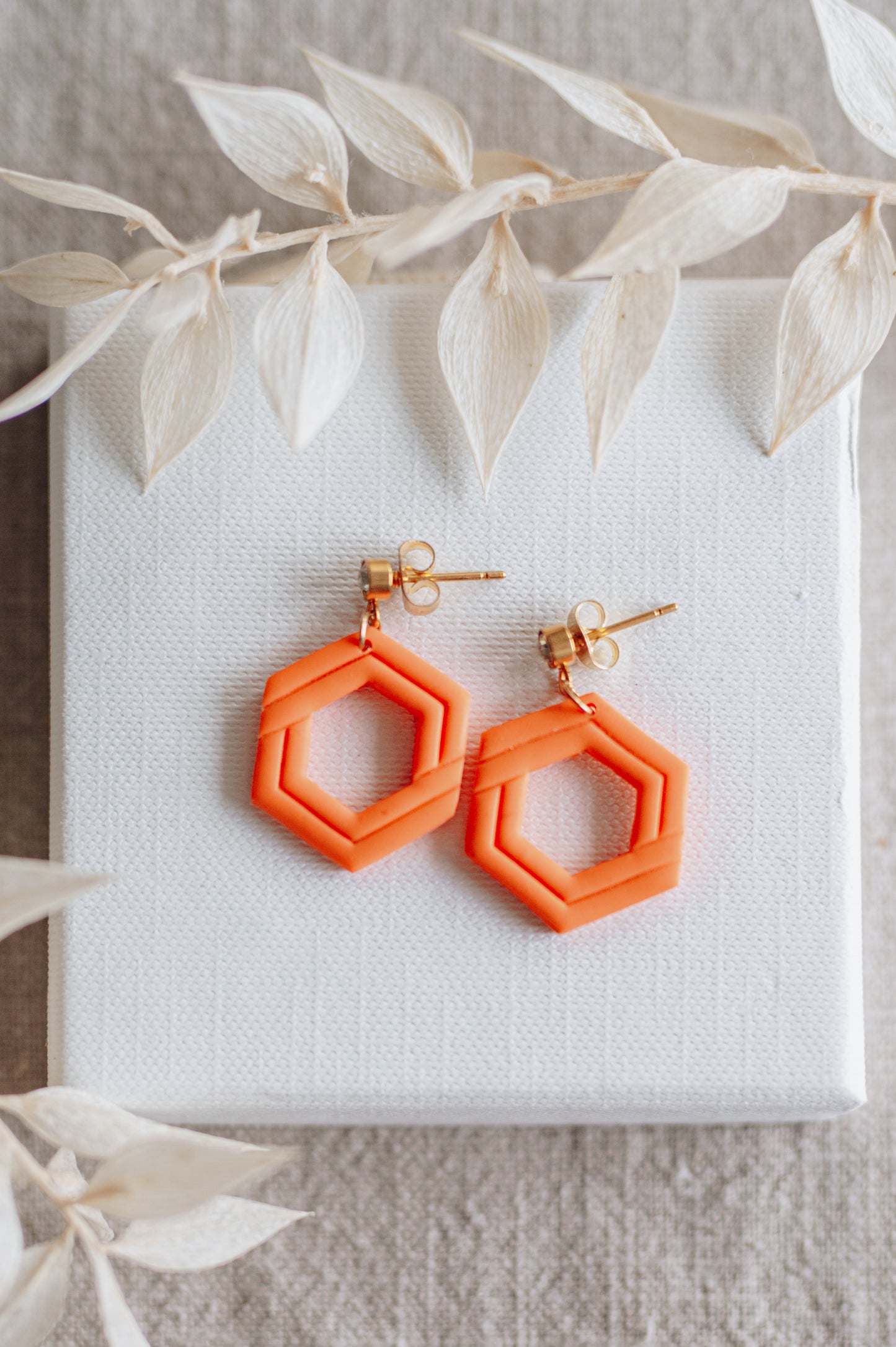 "Edge" earrings hexagon shape