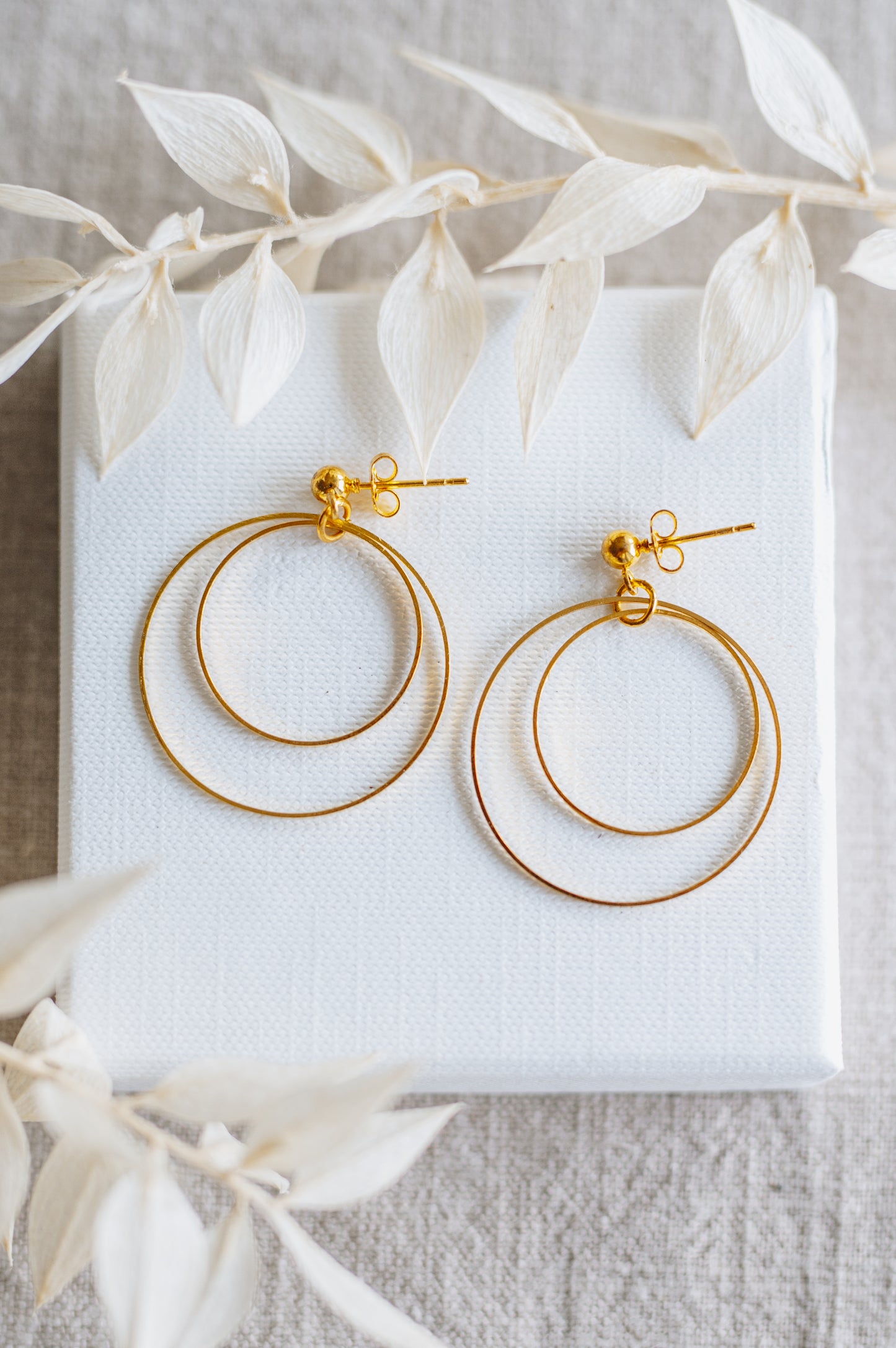 "Destiny" earrings with filigree ring