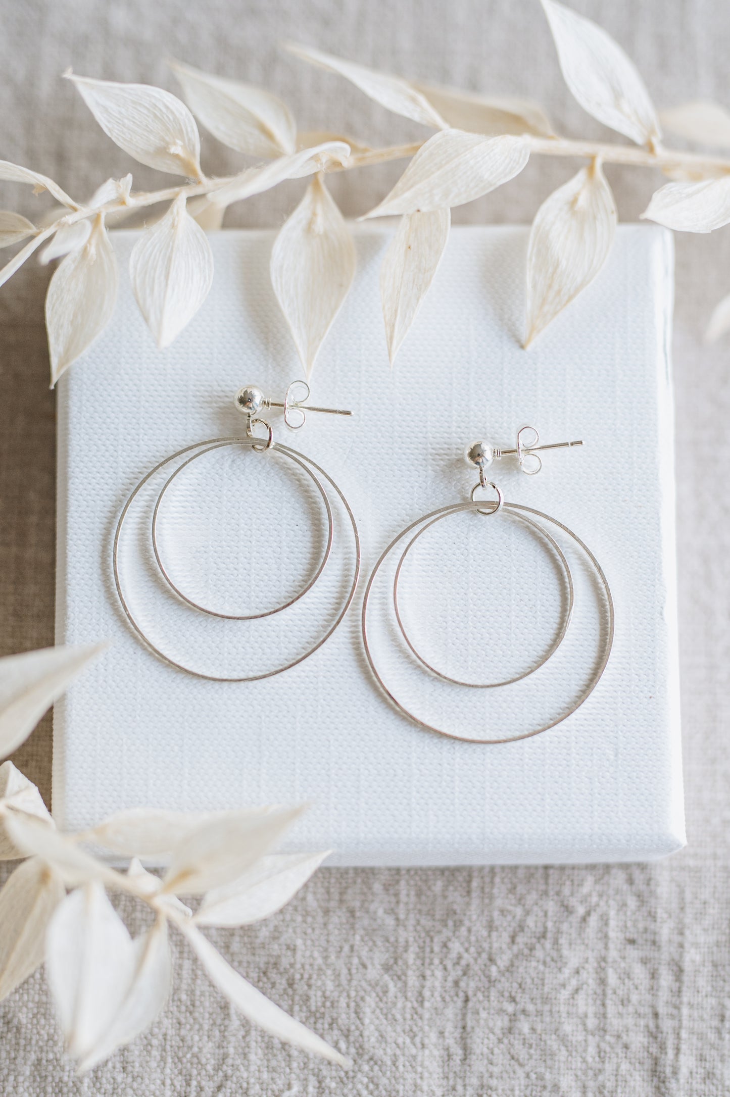 "Destiny" earrings with filigree ring