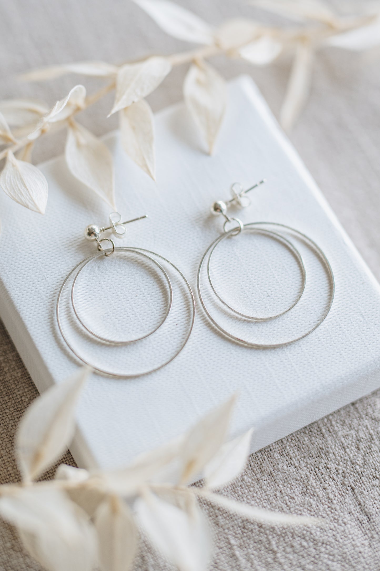"Destiny" earrings with filigree ring