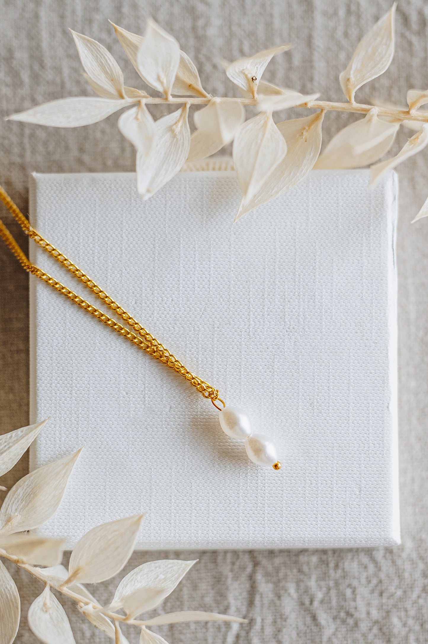 "Amaze" necklace with pearl pendant