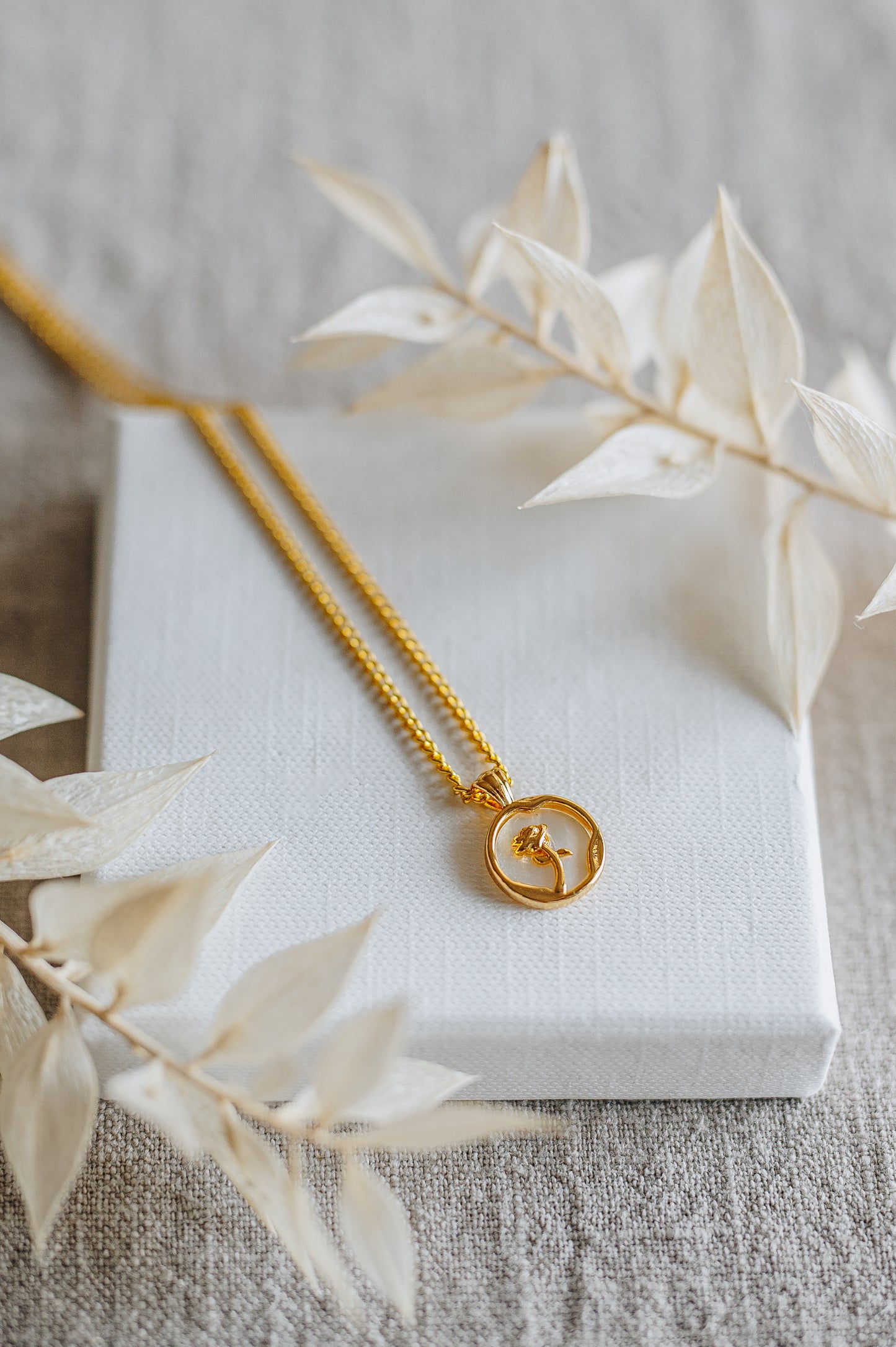 "Amour" necklace with special pendant