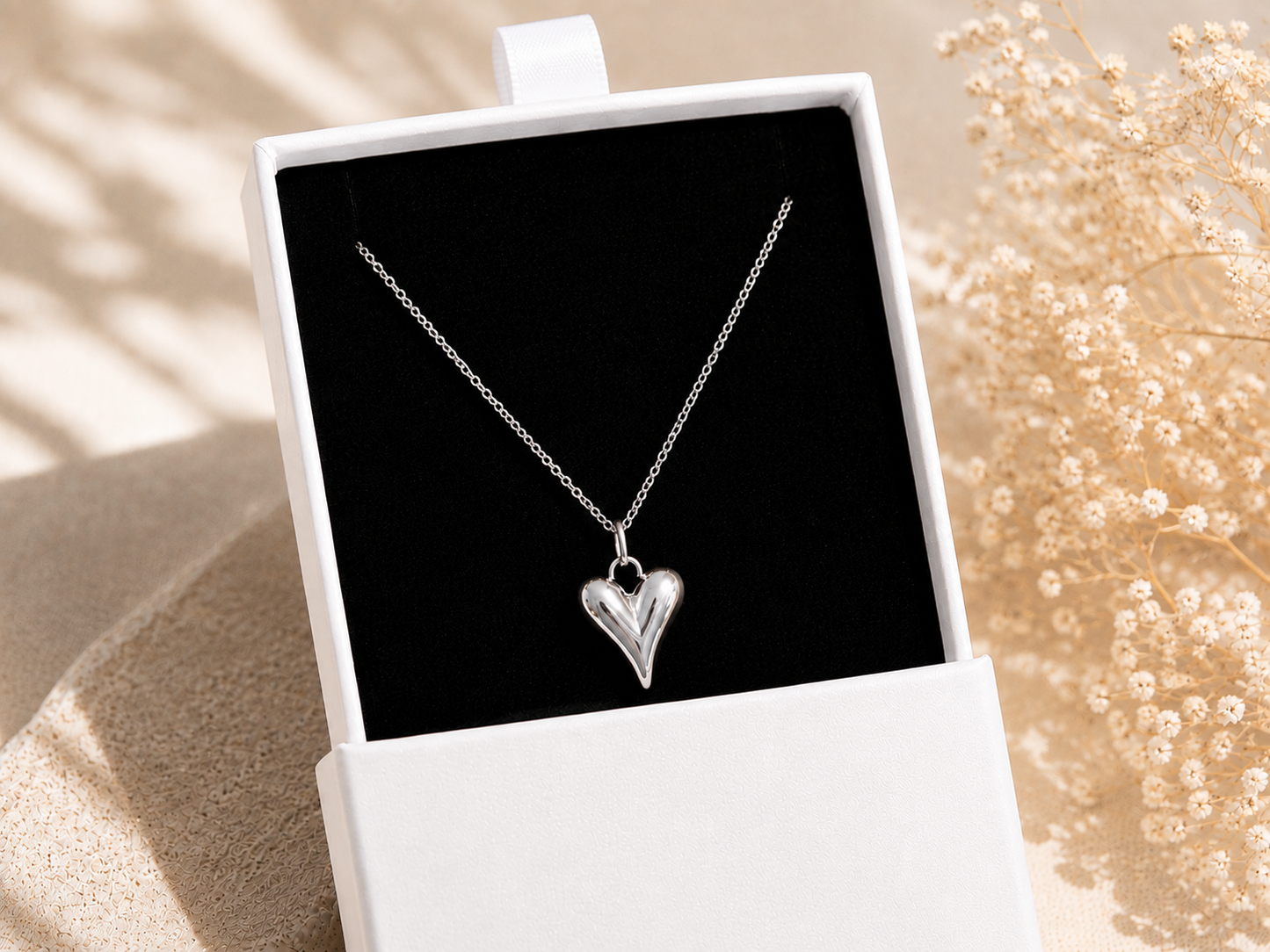 NEVA Herz Kette Silber Produktbild