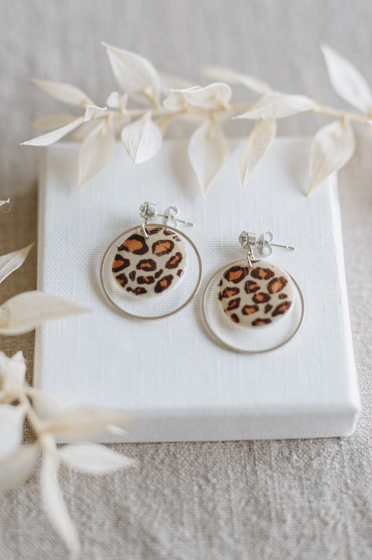 "Cele" Round earrings with fine ring