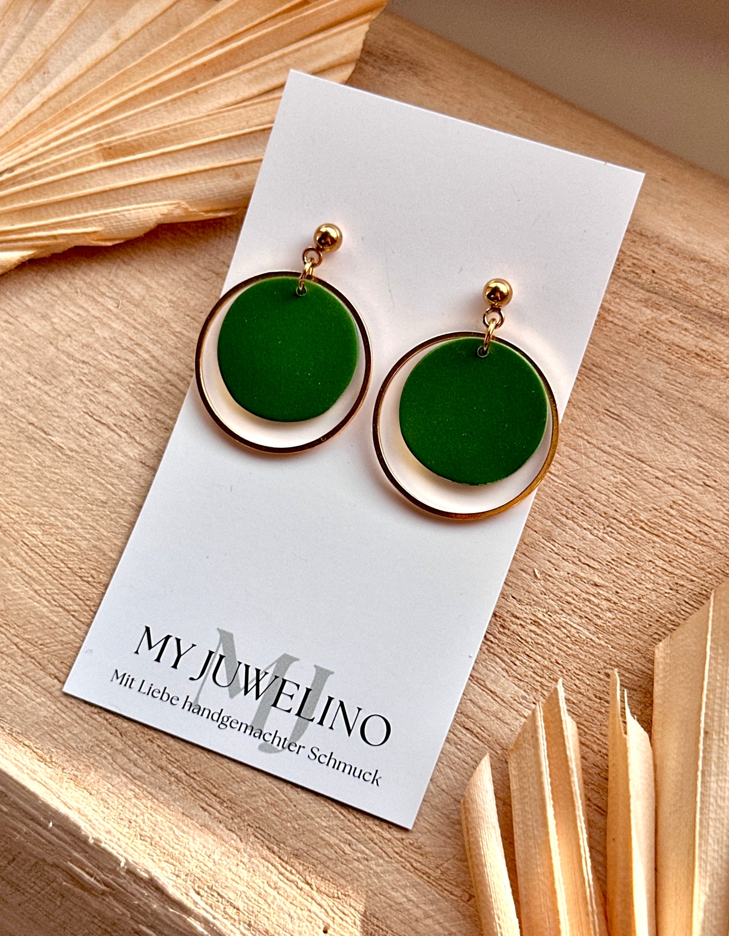 CLARA - Round earrings with a delicate ring