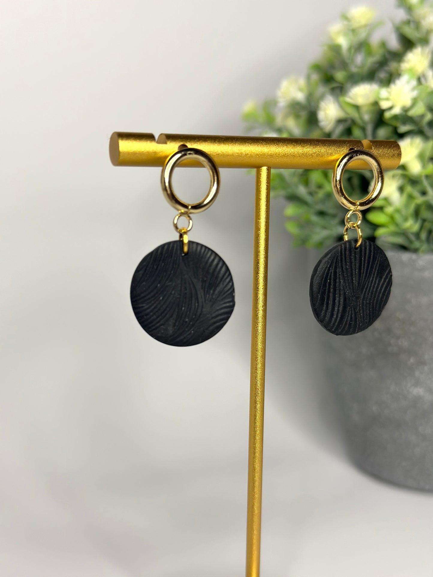 "Classy" round earrings