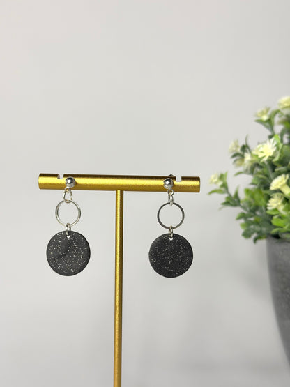 "Loop" earrings with silver ring