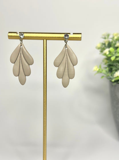 "Autumn" earrings white with gold connectors