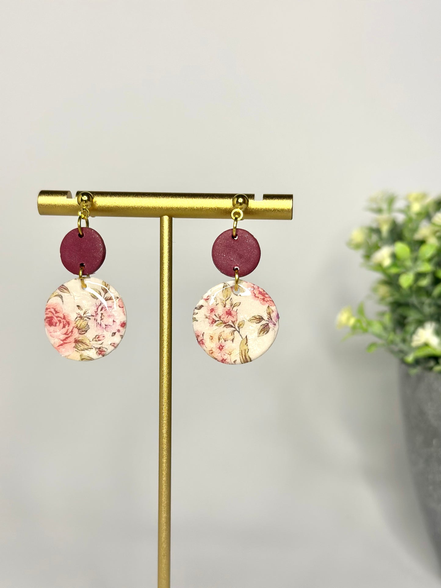 "Cosmos" earrings with a floral pattern