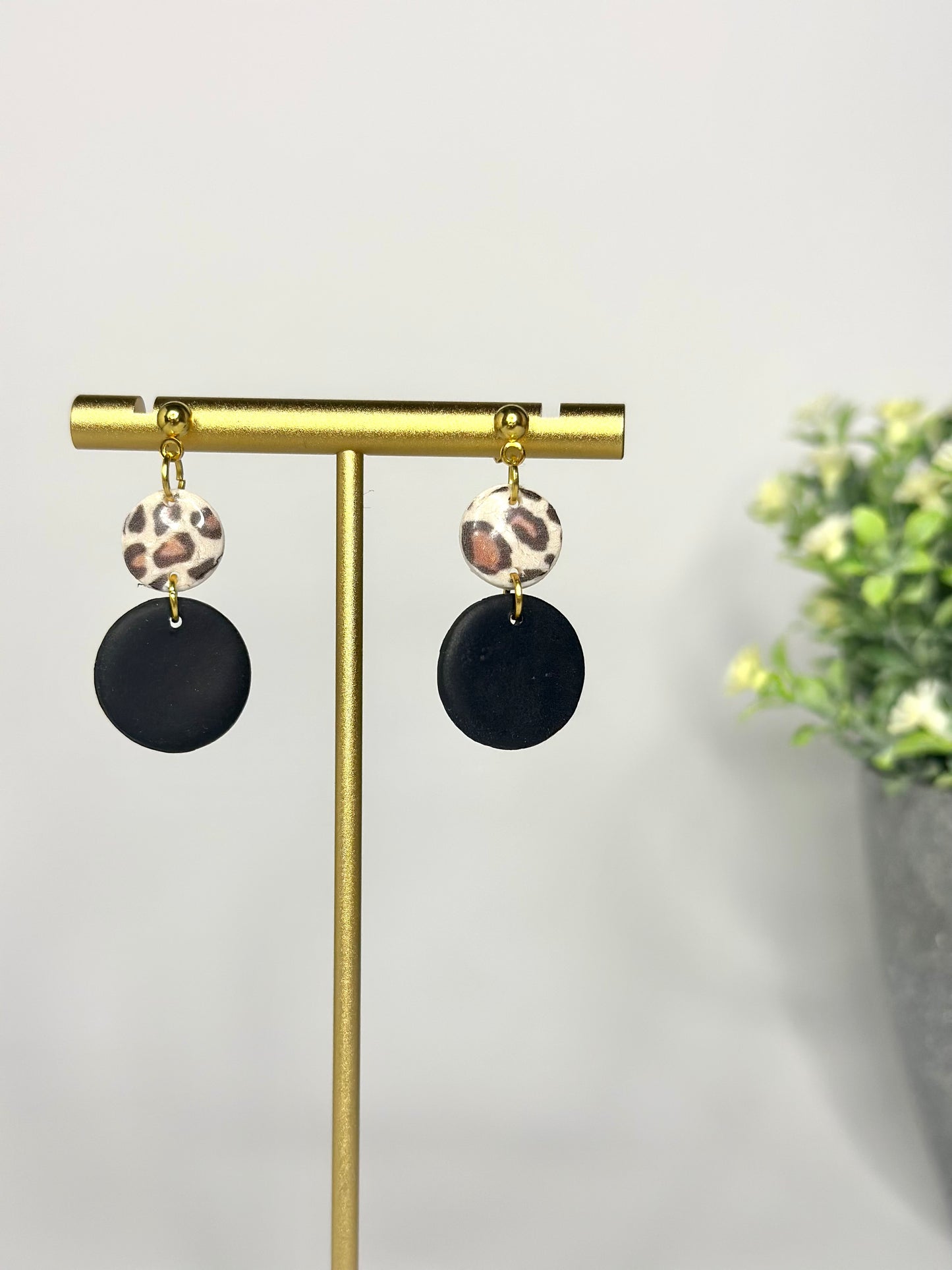 "Beacon" earrings elegant design