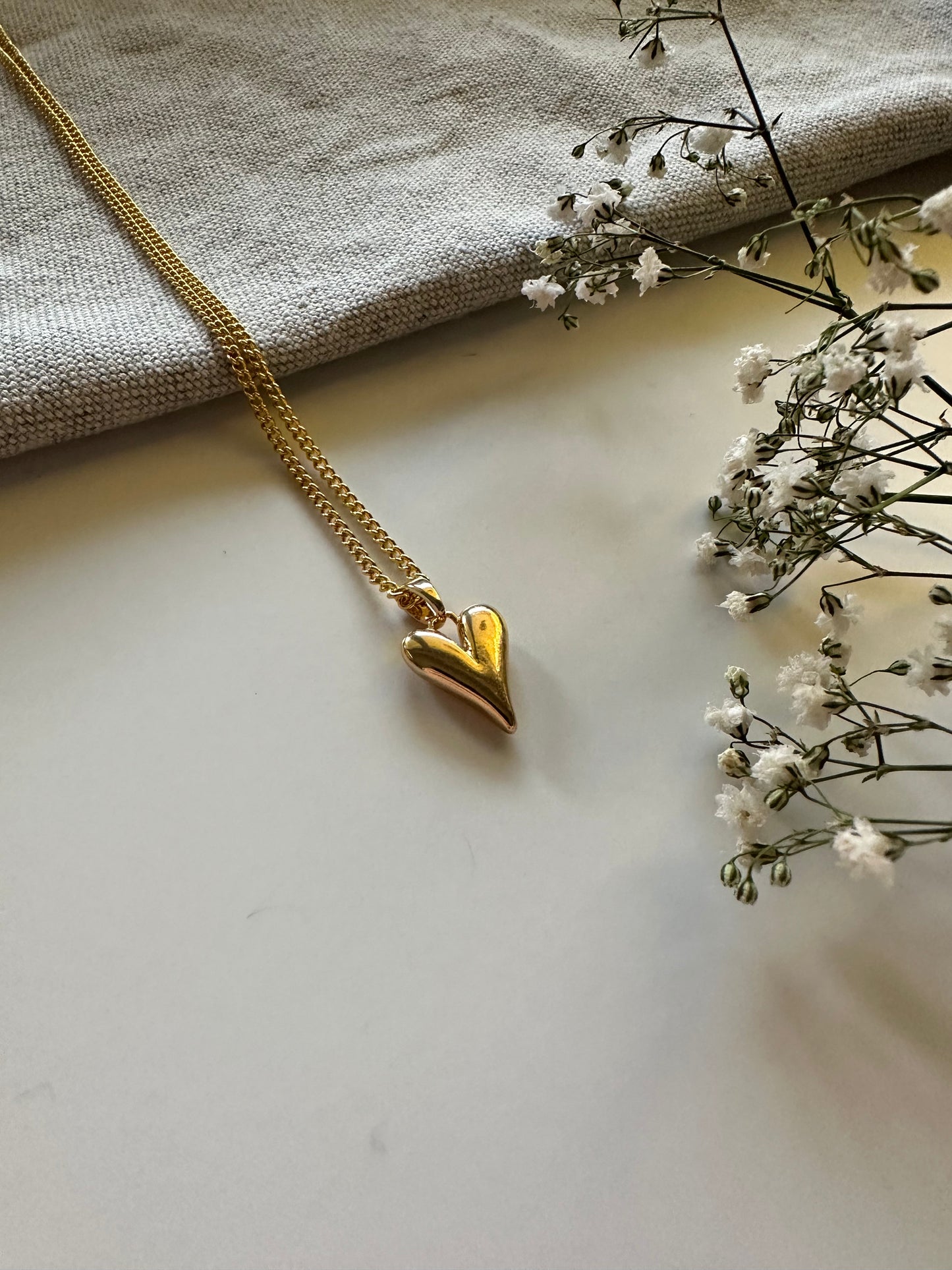 "Love" Kette mit Goldherz