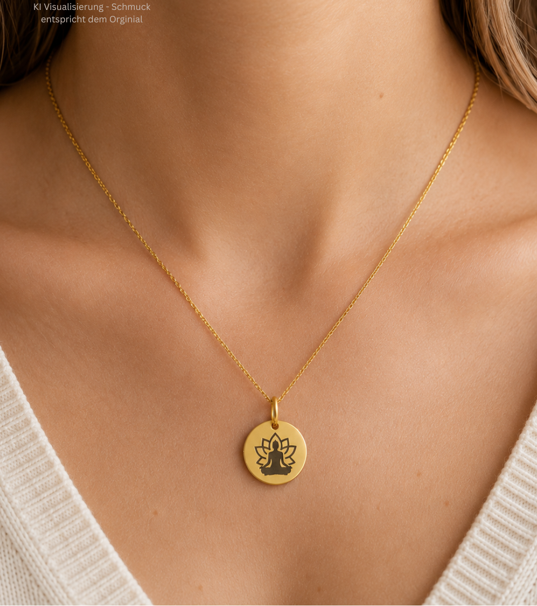 YUNA Yoga Kette Buddha in Gold – Tragebild