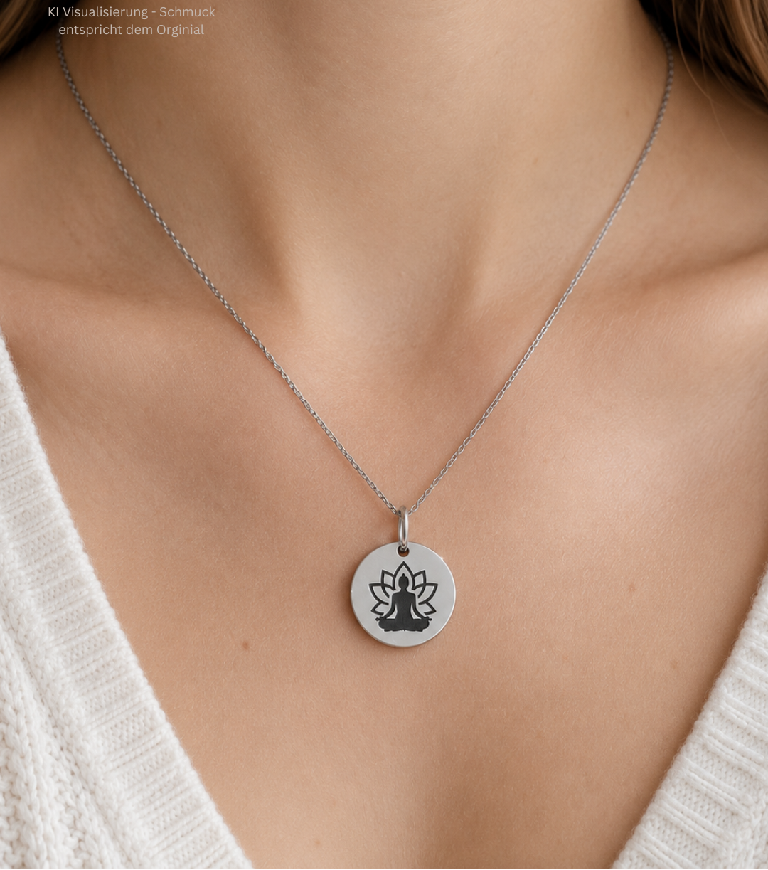 YUNA Yoga Kette Buddha in Silber – Tragebild